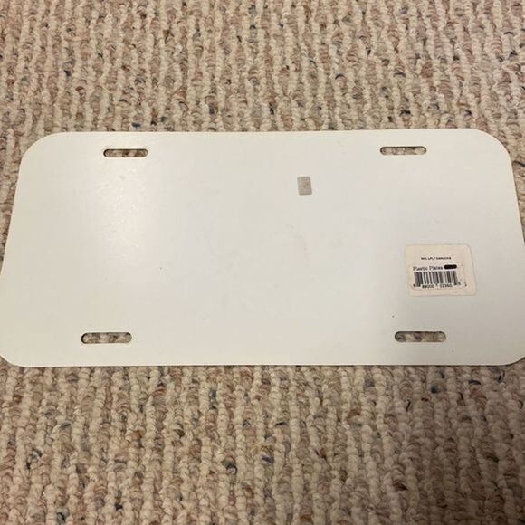 NWT NHL VANCOUVER CANUCKS LICENSE PLATE - Picture 6 of 8